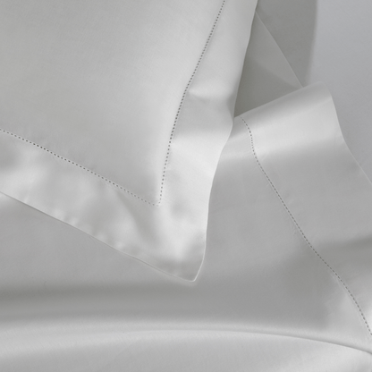 [10 PIEZAS] Juego de Cama Siena de 300 Hilos 100% Algodón con Cubrecama y Manta Decorativa + Set de Toallas Premium de Regalo