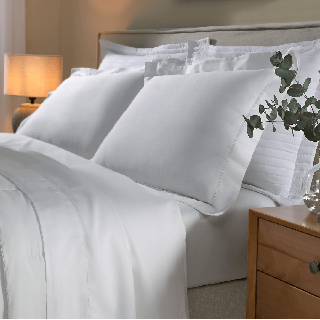 [10 PIEZAS] Juego de Cama Siena de 300 Hilos 100% Algodón con Cubrecama y Manta Decorativa + Set de Toallas Premium de Regalo