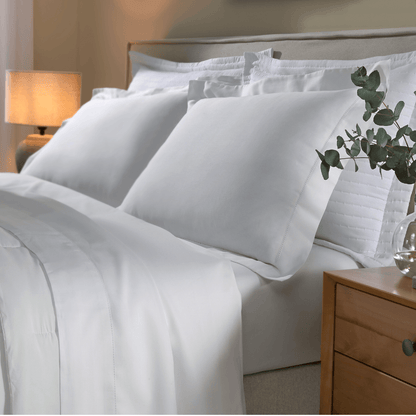 [10 PIEZAS] Juego de Cama Siena de 300 Hilos 100% Algodón con Cubrecama y Manta Decorativa + Set de Toallas Premium de Regalo